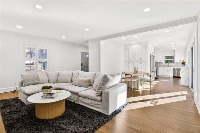 Building Photo - 2226 Melante Dr NE