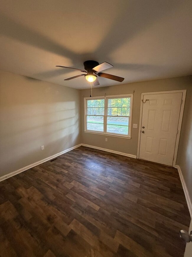 Building Photo - 3-Bedroom, 1-Bath Home in Sharon, SC