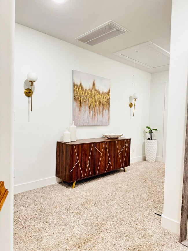 Building Photo - 218 High St