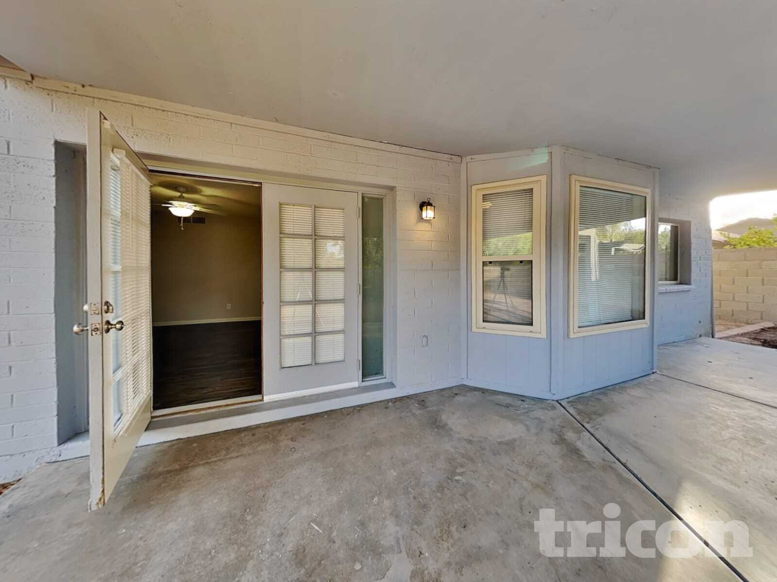 Building Photo - 4633 W Bluefield Ave