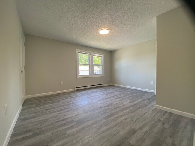 Building Photo - 270 Sunderland Rd
