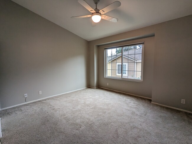 Building Photo - 3617 Caminito Carmel Landing