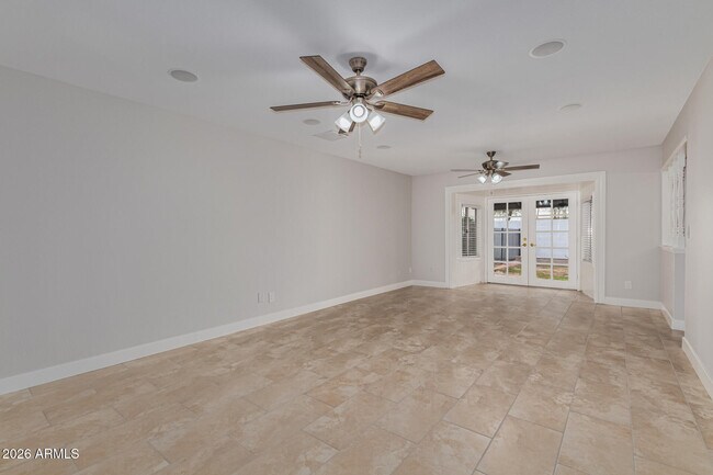 Building Photo - 1835 E Yale Dr