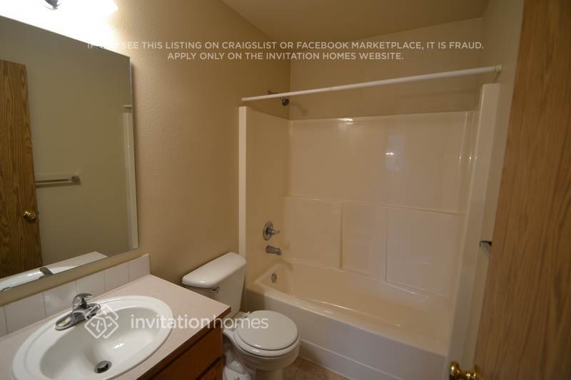 Building Photo - 306 Deeded St