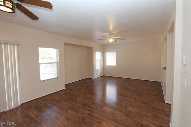 Building Photo - 2586 Highland Cliff Dr