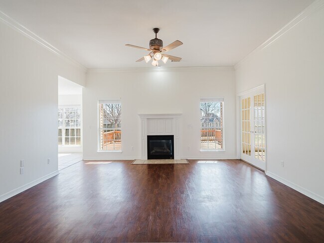 Building Photo - 2309 SW Primrose Ave