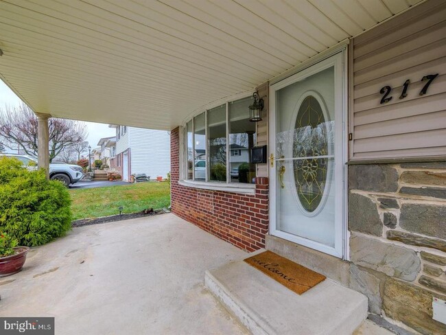 Building Photo - 217 Bramber Dr