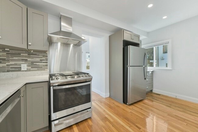 Building Photo - 60 Lane Park