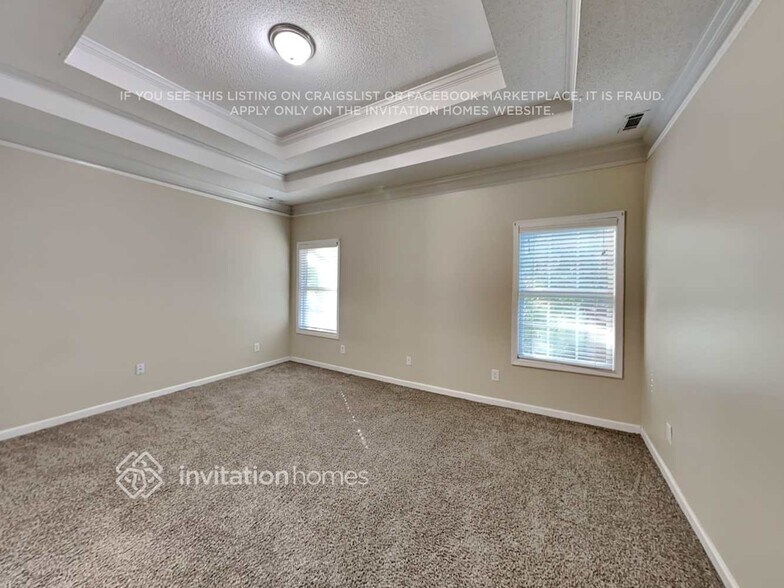 Building Photo - 10 Camden Cir