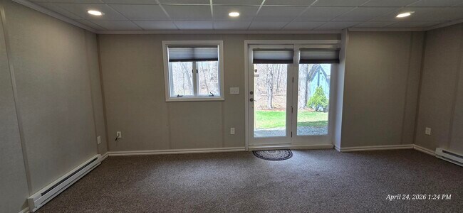 Building Photo - 15 Bonnie Ln