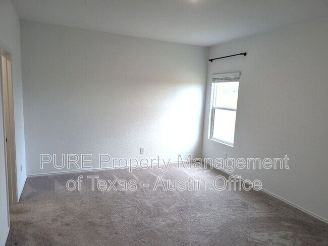 Building Photo - 12925 Michigan Shrs Trce