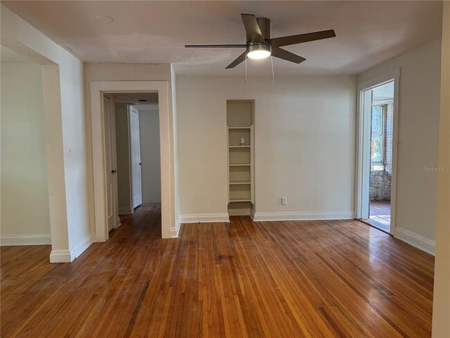 Building Photo - 3813 W De Leon St