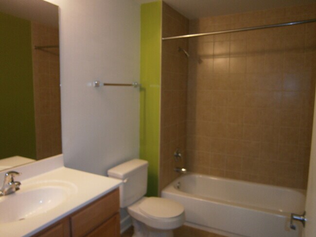 Building Photo - 1305 S Michigan Ave