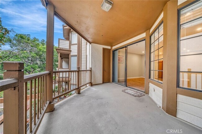 Building Photo - 2559 Plaza del Amo