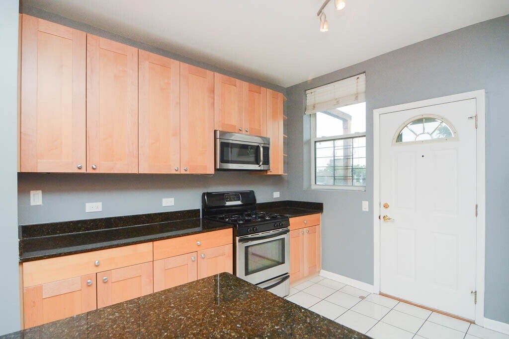 Building Photo - 1421 W Jonquil Terrace
