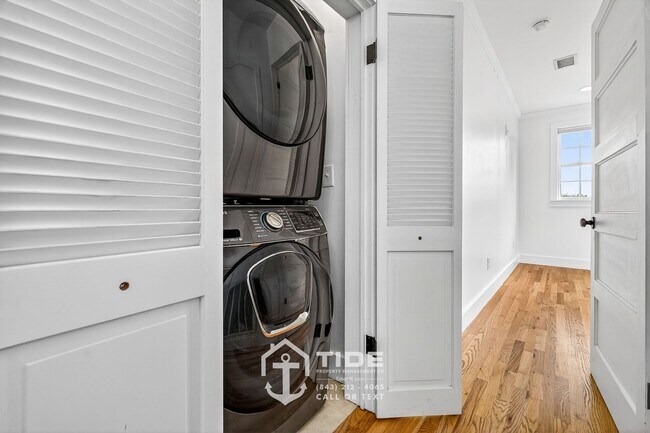 Building Photo - 40 Poinsett St