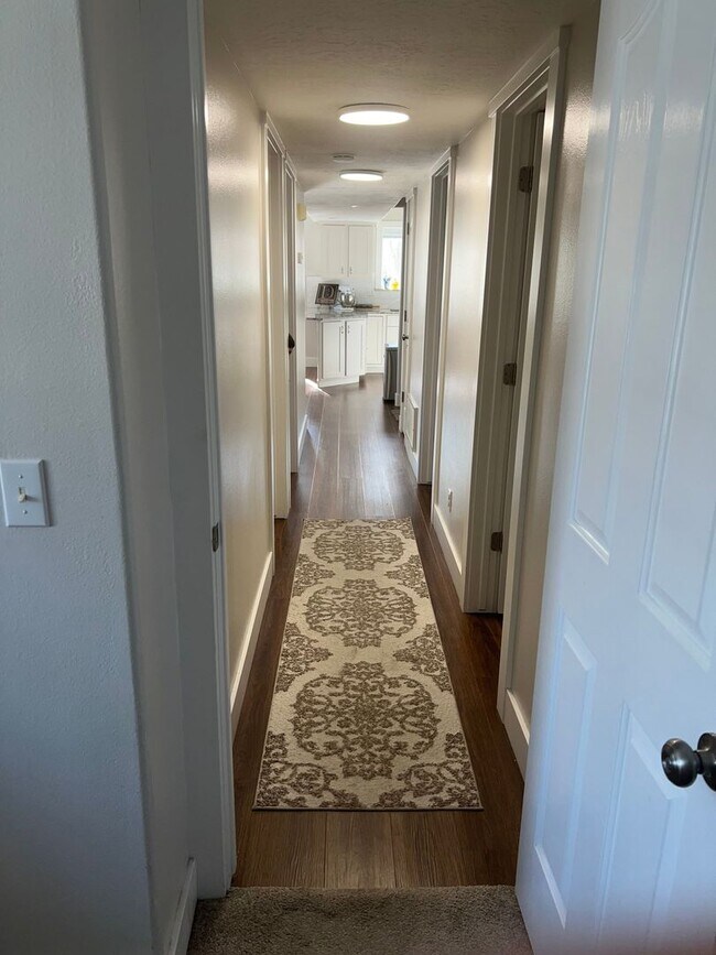 Building Photo - Orem 3 bedroom condo