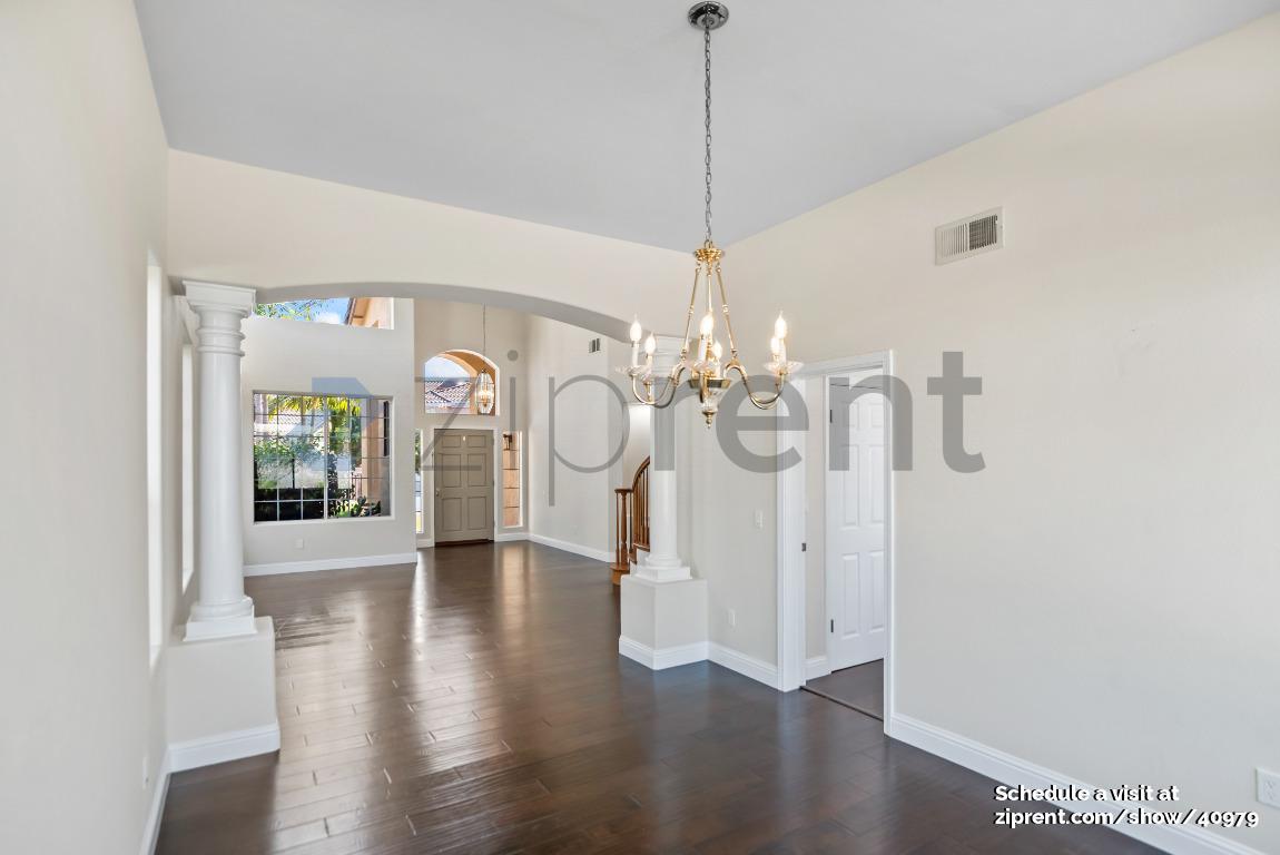Building Photo - 15128 Shining Star Ln
