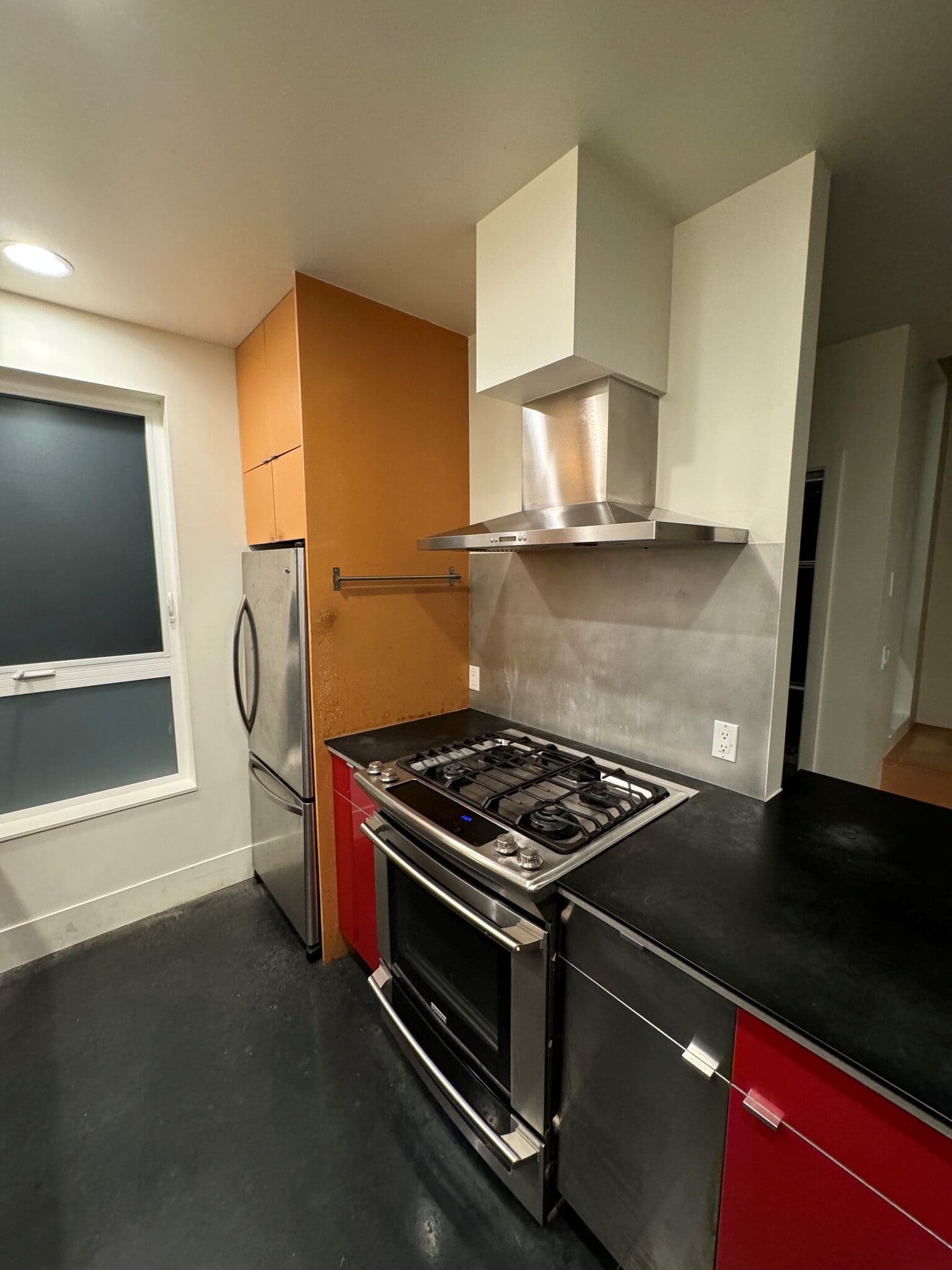 Kitchen - 107 19th Ave