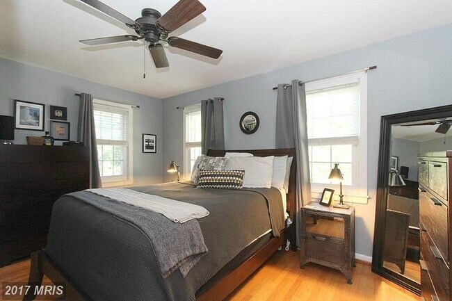 Building Photo - Wonderful Home in Great Arlington Location!