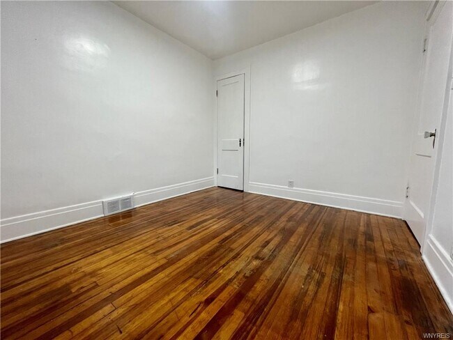 Building Photo - 434 23rd St