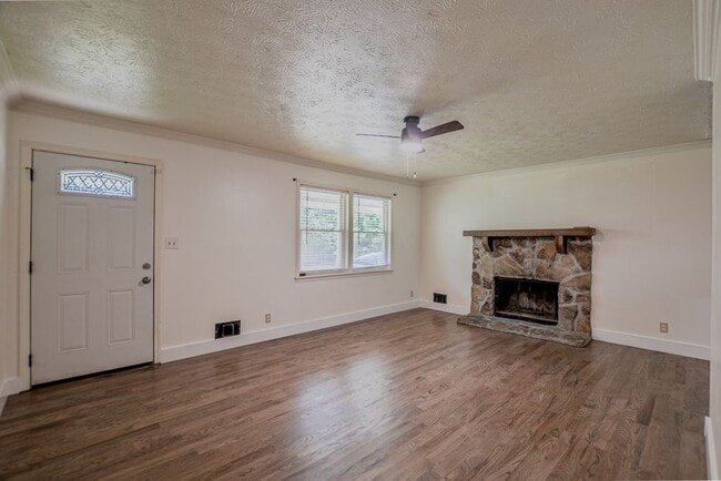 Building Photo - 1220 Ridge Rd