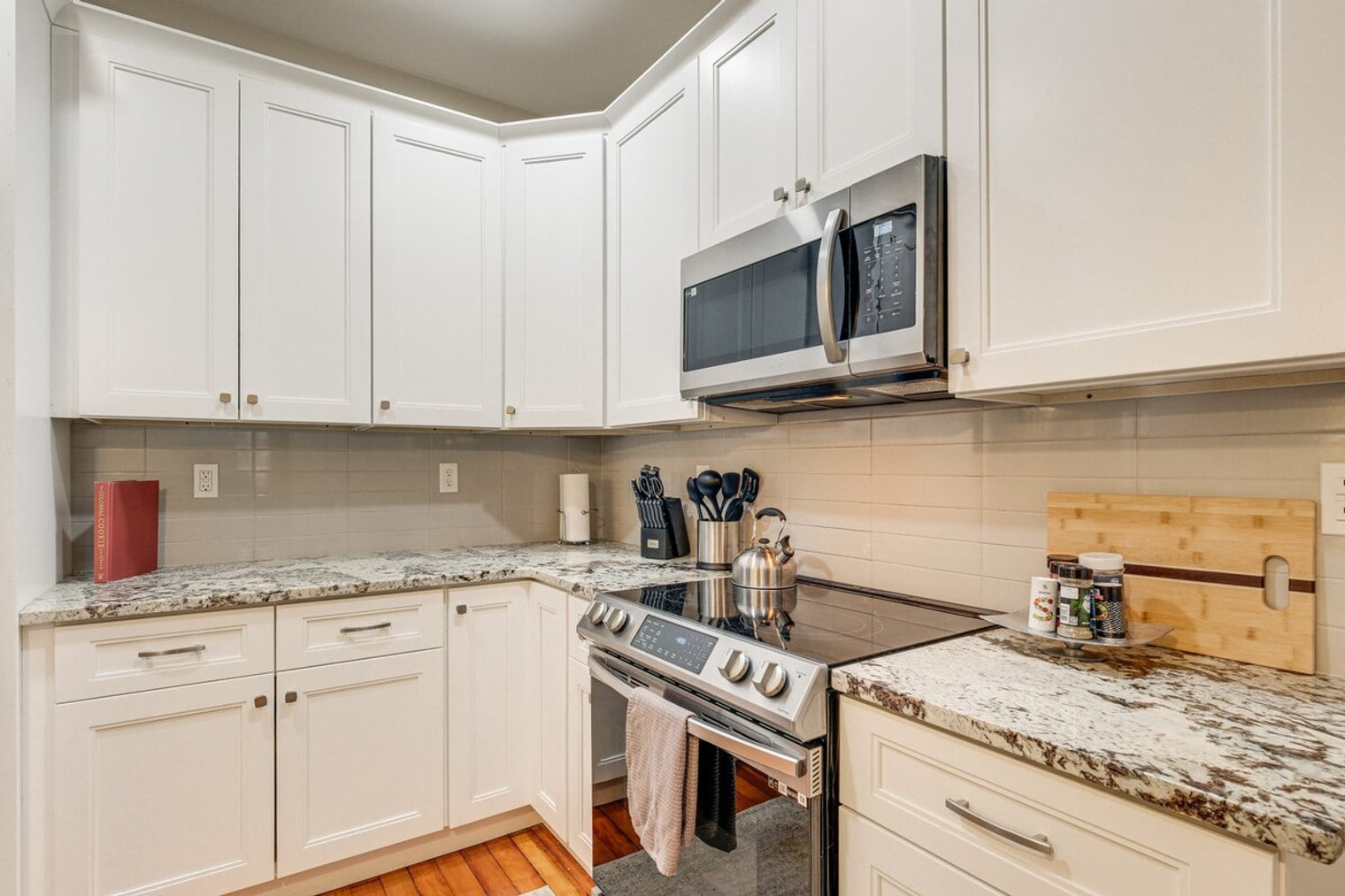 Building Photo - 2312 Rosewood Ave