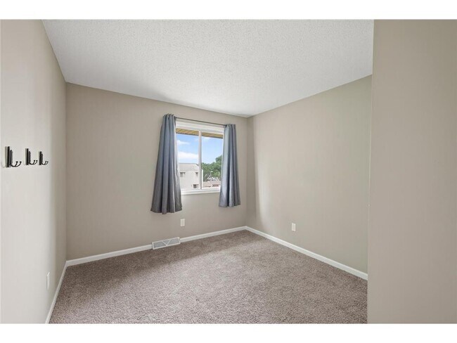 Building Photo - 459 Mailand Ct