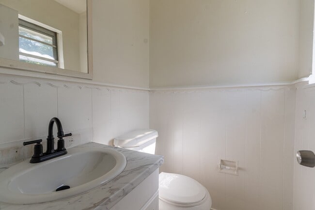 Building Photo - 4 Bedroom Rent to Own Home Available!