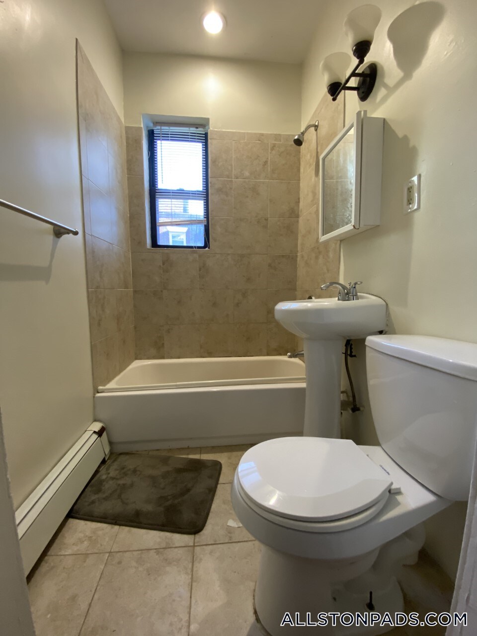 Building Photo - 15 Park Vale Ave