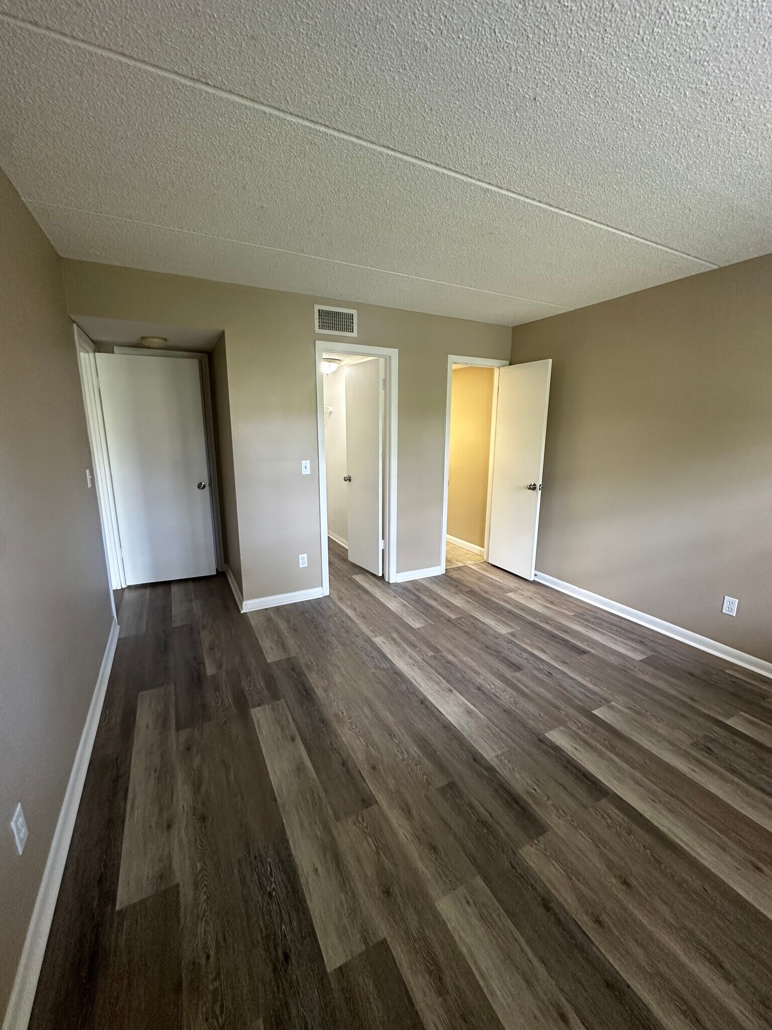 Building Photo - 1000 Tarpon Woods Blvd