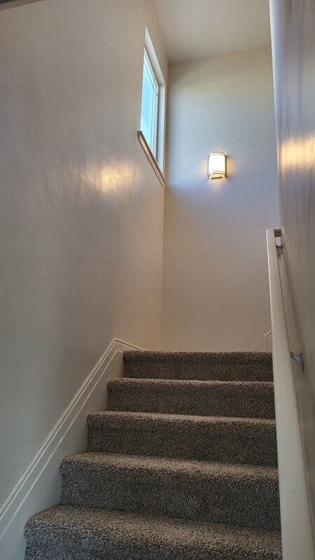 Building Photo - 8045 N Plum Creek Dr