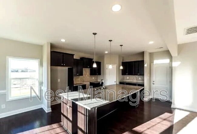 Building Photo - 113 Tellmont St