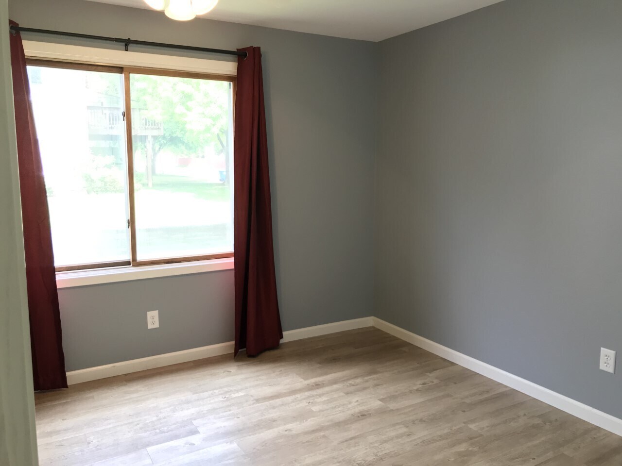 Lower level third bedroom - 1A Golden Oak Dr