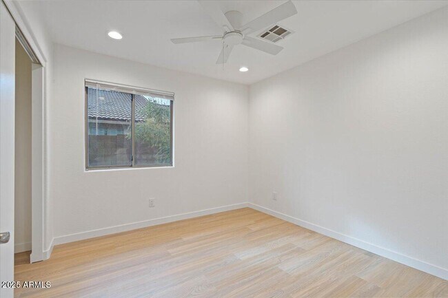 Building Photo - 21233 N 30th Ave