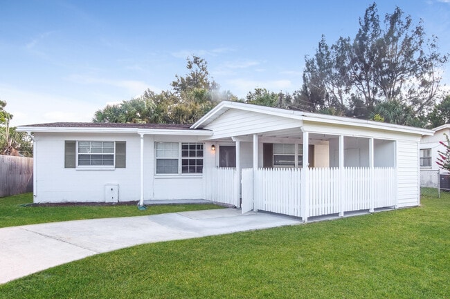 Building Photo - 2365 Dordon Dr