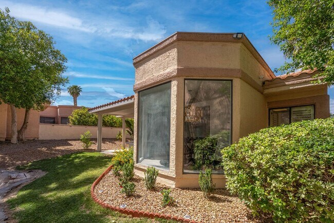 Building Photo - 3238 Brookfield Dr