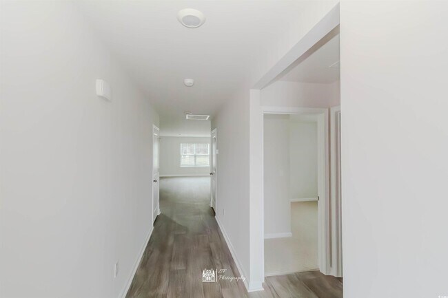 Building Photo - 302 Jeff Waters Cir