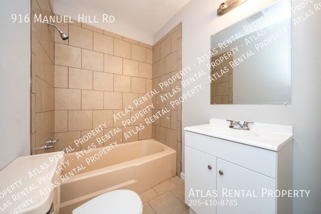 Building Photo - 916 Manuel Hill Rd