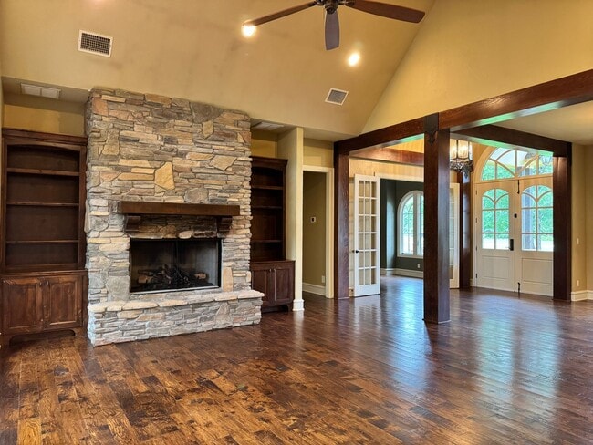 Building Photo - 21220 Gatlinburg Rd
