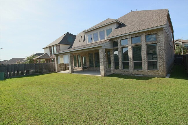 Building Photo - 24727 Tanoureen Dr