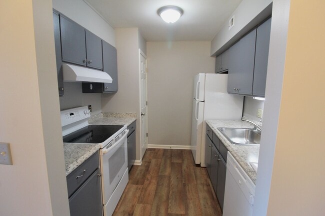 Building Photo - 1030-4 Blue Ridge Dr