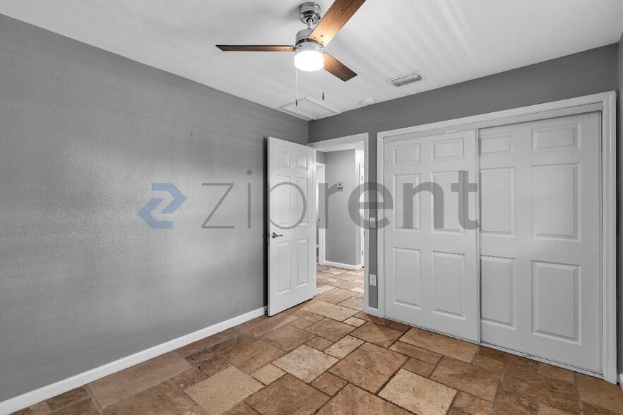 Building Photo - 508 Garden Dr N