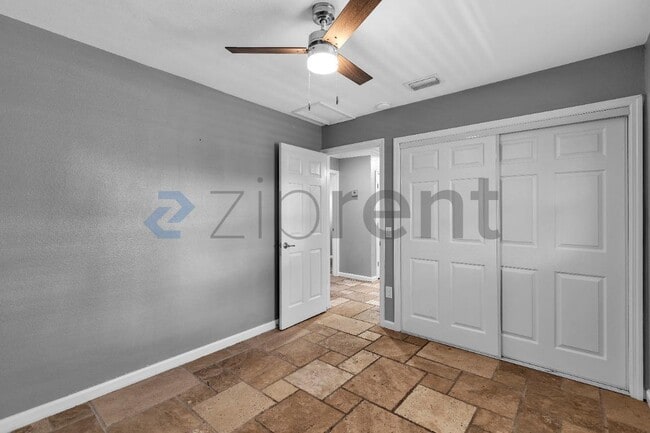 Building Photo - 508 Garden Dr N