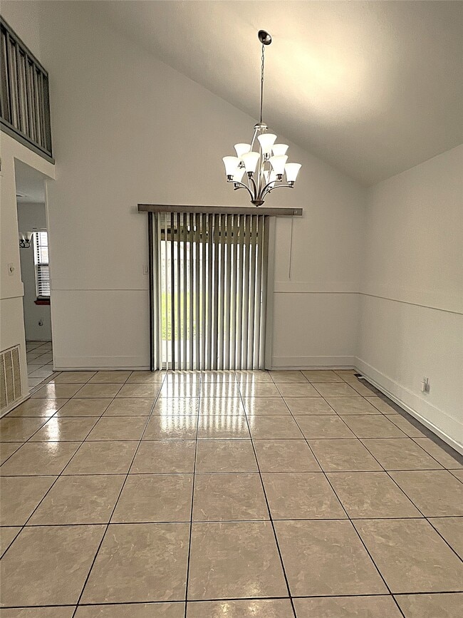 Building Photo - 19906 Rising Star Dr