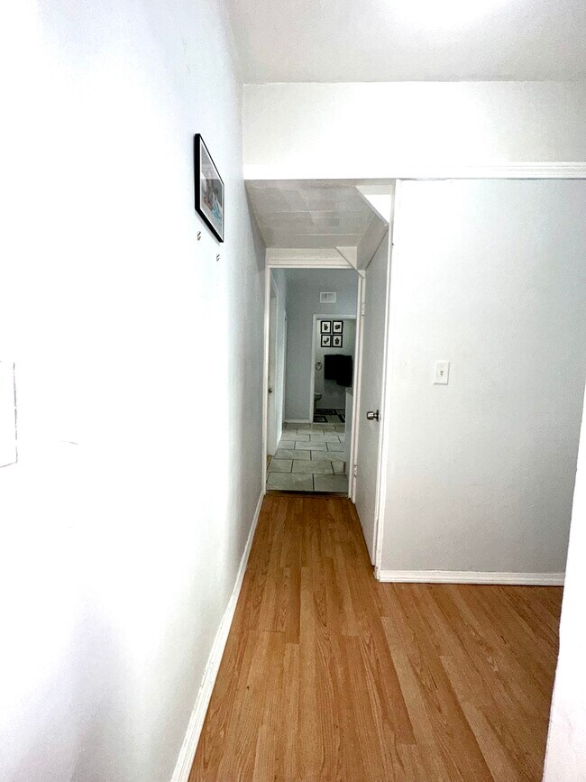 Building Photo - 329 Plainfield St