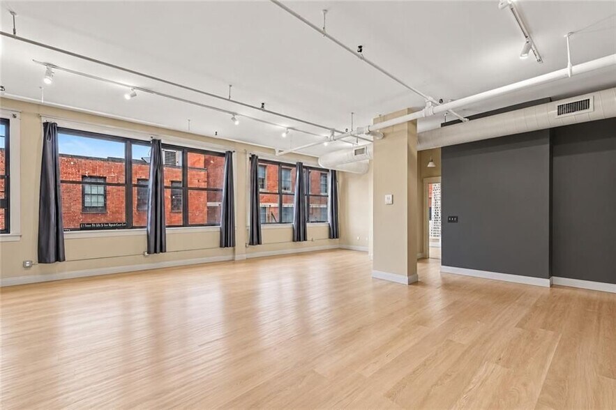 Building Photo - 62 Orange St
