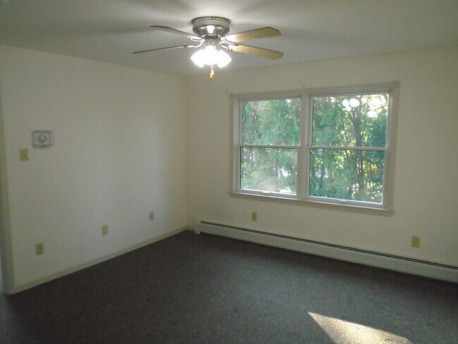 Building Photo - 3405 Sullivan Trl