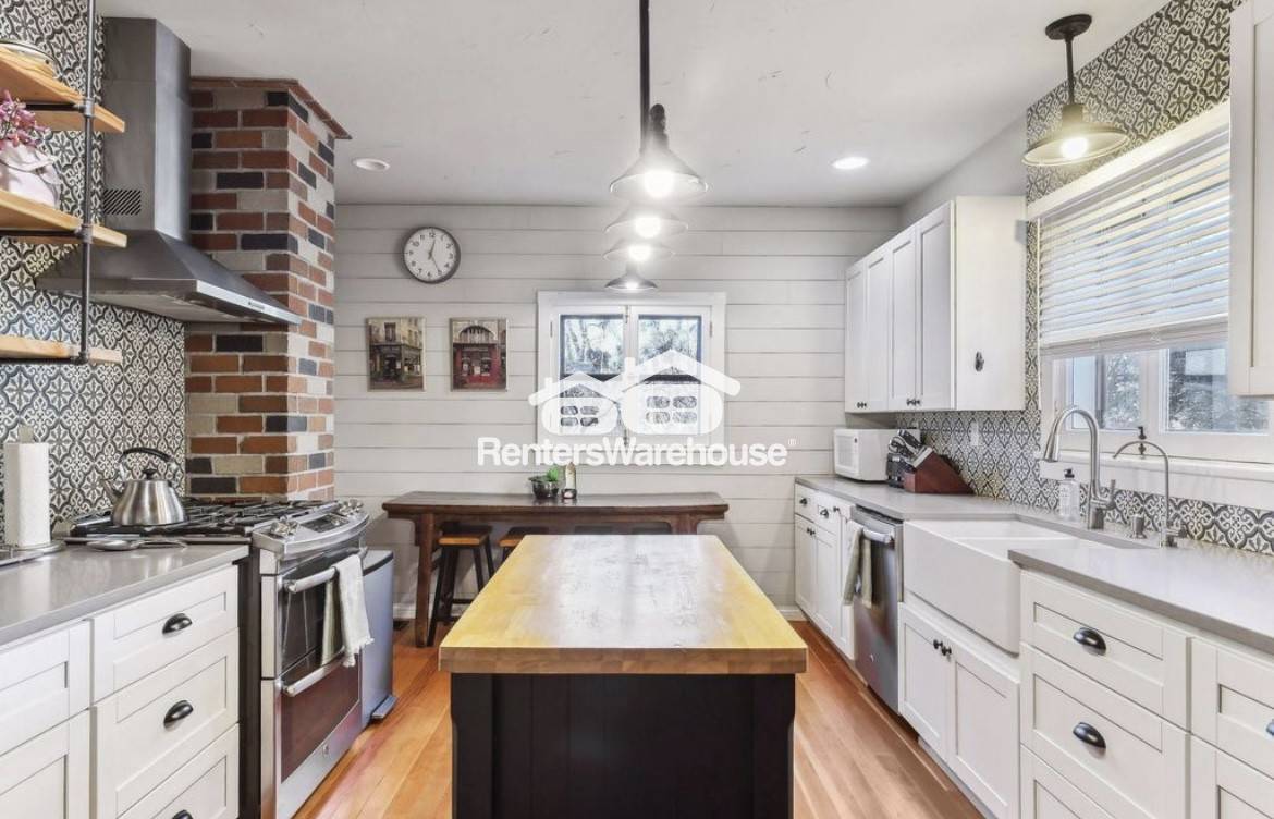 Building Photo - 175 3rd St