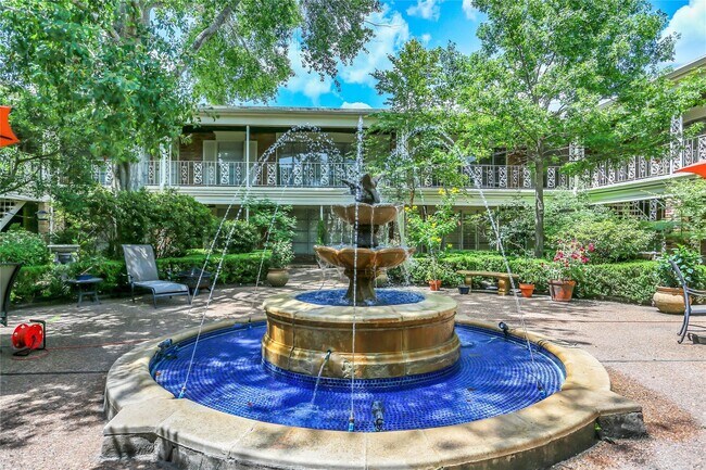 Building Photo - 2727 Briarhurst Dr